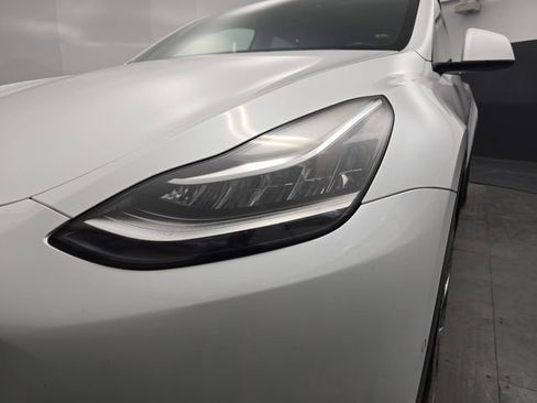 Used 2021 Tesla Model Y Long Range image 14