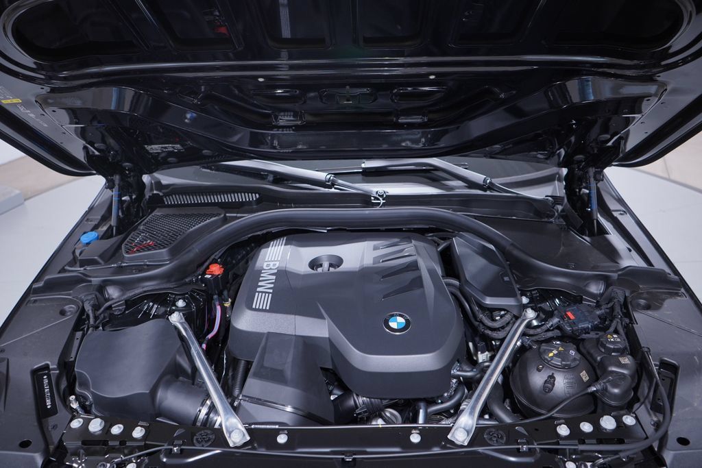 Used 2026 BMW 530i w/ M Sport Package RWD image 16