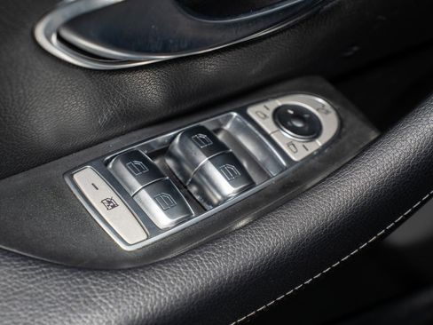 Used 2019 Mercedes-Benz E 300 4MATIC w/ Premium 1 Package image 27