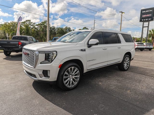 Used 2022 GMC Yukon XL Denali RWD image 4