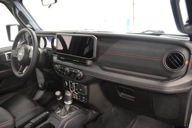Used 2024 Jeep Wrangler Unlimited Rubicon w/ Safety Group AWD/4WD image 18