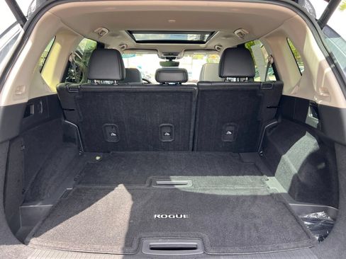 Used 2023 Nissan Rogue Platinum w/ Platinum Premium Package FWD image 19