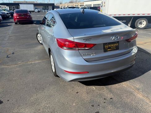 Used 2017 Hyundai Elantra SE FWD image 35