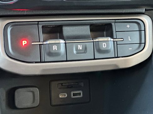 Certified 2023 GMC Acadia Denali w/ Denali Ultimate Package image 24