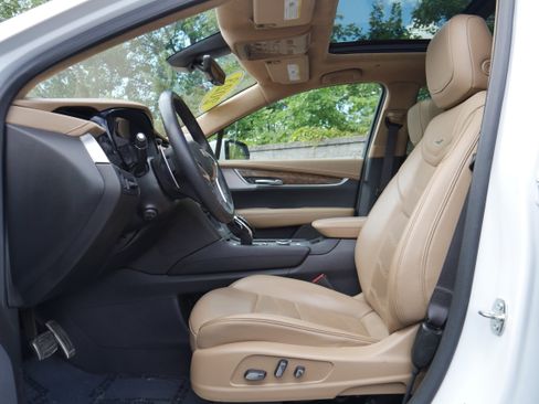 Used 2023 Cadillac XT5 Sportv w/ Platinum Package AWD/4WD image 12