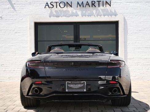 Used 2025 Aston Martin DB12 Convertible RWD image 19