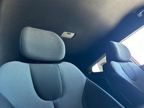 Used 2019 Hyundai Veloster 2.0 image 12