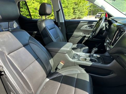 Used 2019 Chevrolet Traverse RS AWD/4WD image 18
