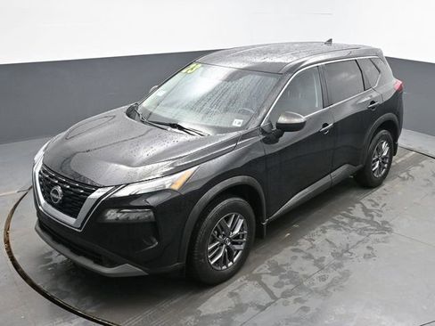 Used 2023 Nissan Rogue S image 18