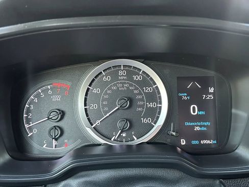 Used 2020 Toyota Corolla LE image 32