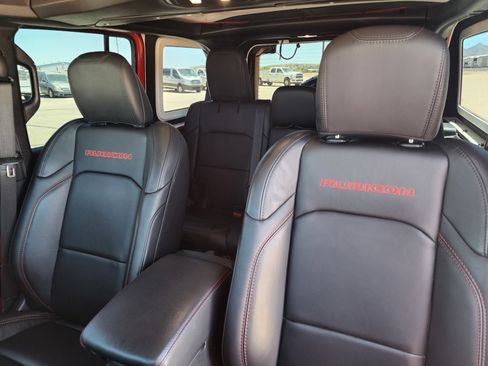 Used 2024 Jeep Wrangler Unlimited Rubicon AWD/4WD image 16