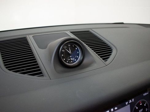 Certified 2025 Porsche Macan image 26