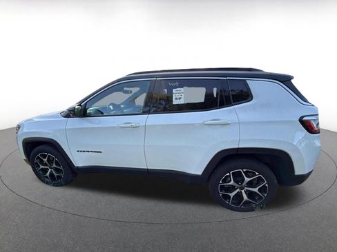 Used 2025 Jeep Compass Limited AWD/4WD image 4