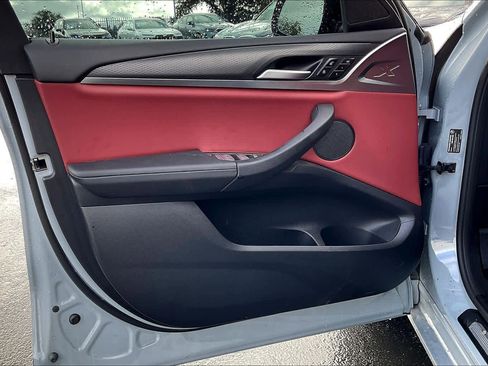 Used 2025 BMW X4 xDrive30i w/ Premium Package image 23