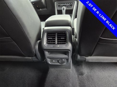 Used 2022 Volkswagen Tiguan SE R-Line image 21