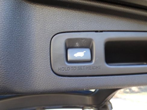 Used 2017 Honda CR-V Touring image 10