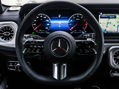 Used 2025 Mercedes-Benz G 550 image 18