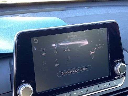 Used 2025 Nissan Altima 2.5 SV FWD image 37