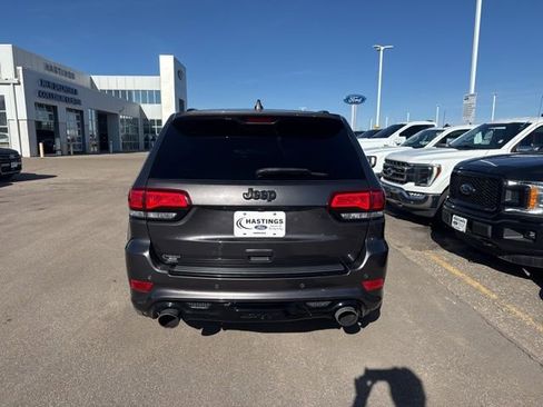 Used 2018 Jeep Grand Cherokee SRT image 4
