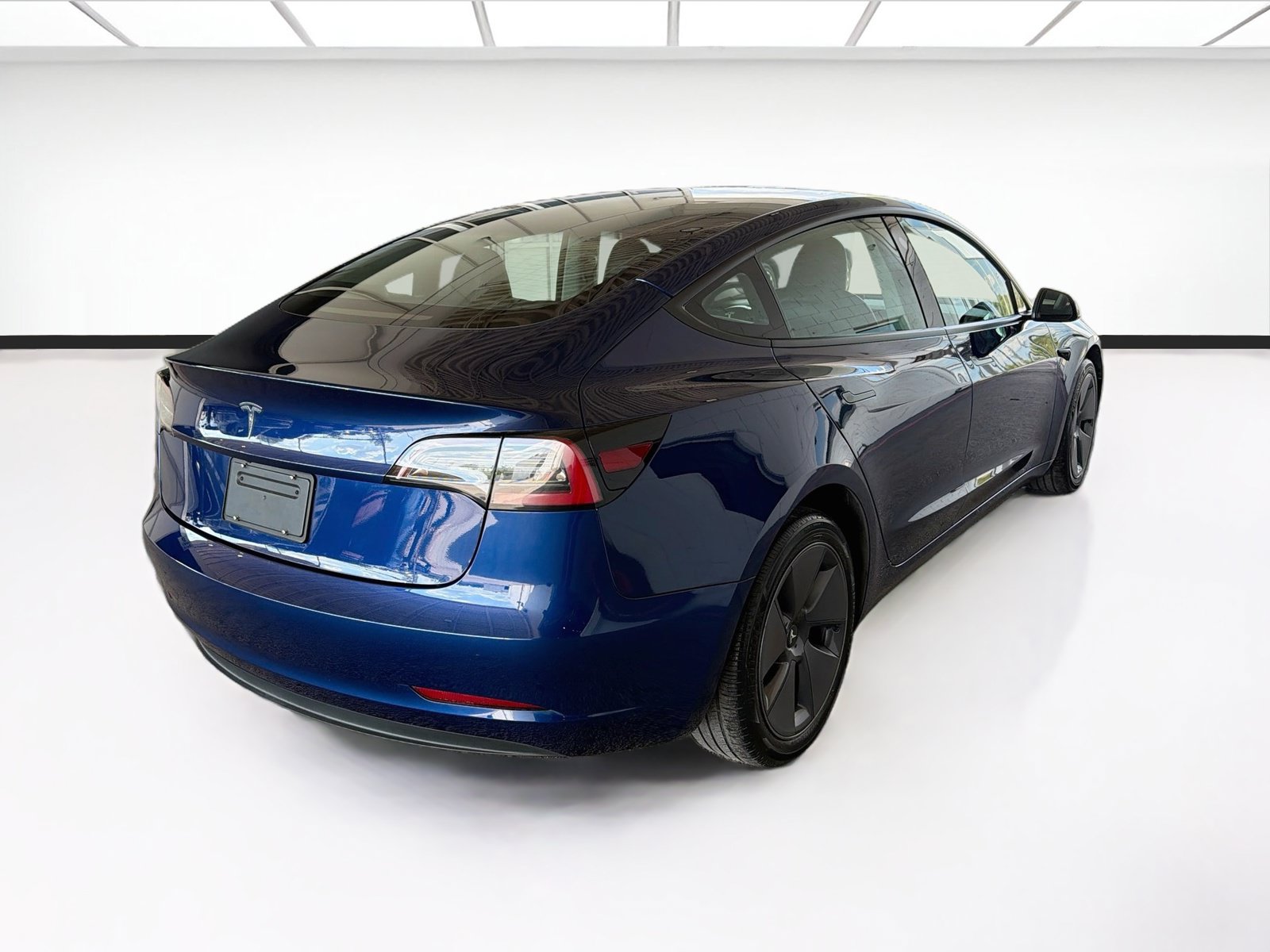 Used 2023 Tesla Model 3 Standard Range RWD image 4