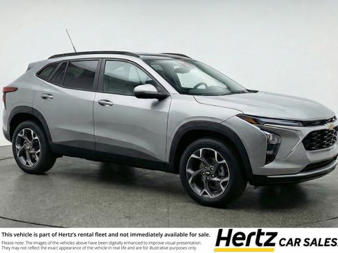 Used 2025 Chevrolet Trax LT FWD image 1