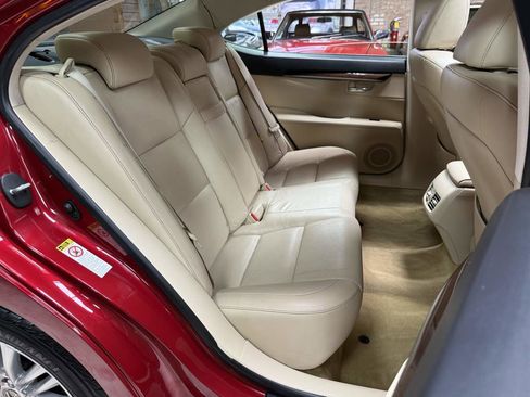 Used 2013 Lexus ES 350 w/ Luxury Pkg FWD image 27
