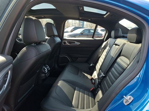 Used 2023 Alfa Romeo Giulia Veloce image 10