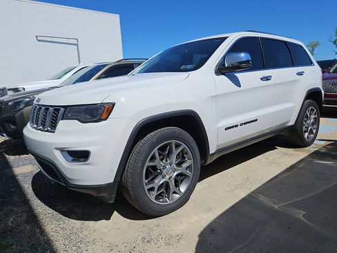 Used 2021 Jeep Grand Cherokee Limited w/ Premium Lighting Group AWD/4WD image 3