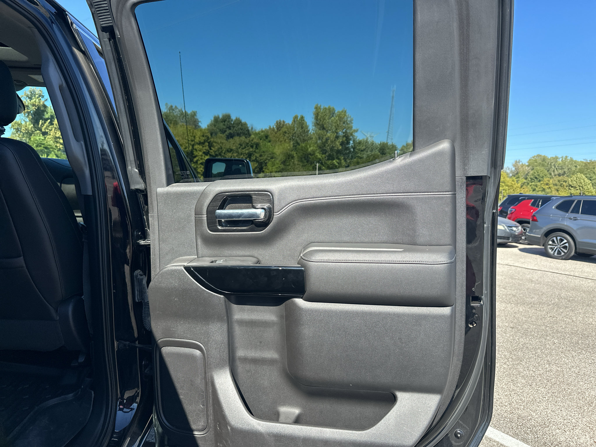 Used 2019 GMC Sierra 1500 SLT w/ SLT Premium Plus Package AWD/4WD image 26