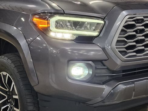 Used 2021 Toyota Tacoma TRD Sport w/ Technology Package RWD image 13