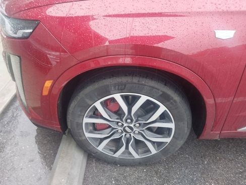 Used 2022 Cadillac XT6 Sport w/ Technology Package AWD/4WD image 9