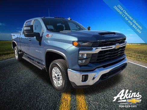 Used 2024 Chevrolet Silverado 2500 LT w/ Convenience Package image 4