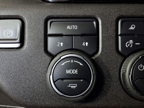 Used 2025 Chevrolet Silverado 1500 LTZ image 14