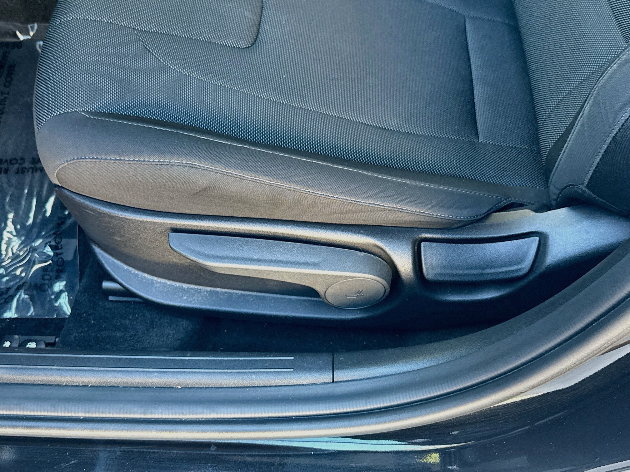 Used 2025 Hyundai Elantra SE FWD image 15