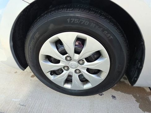 Used 2016 Hyundai Accent SE FWD image 10