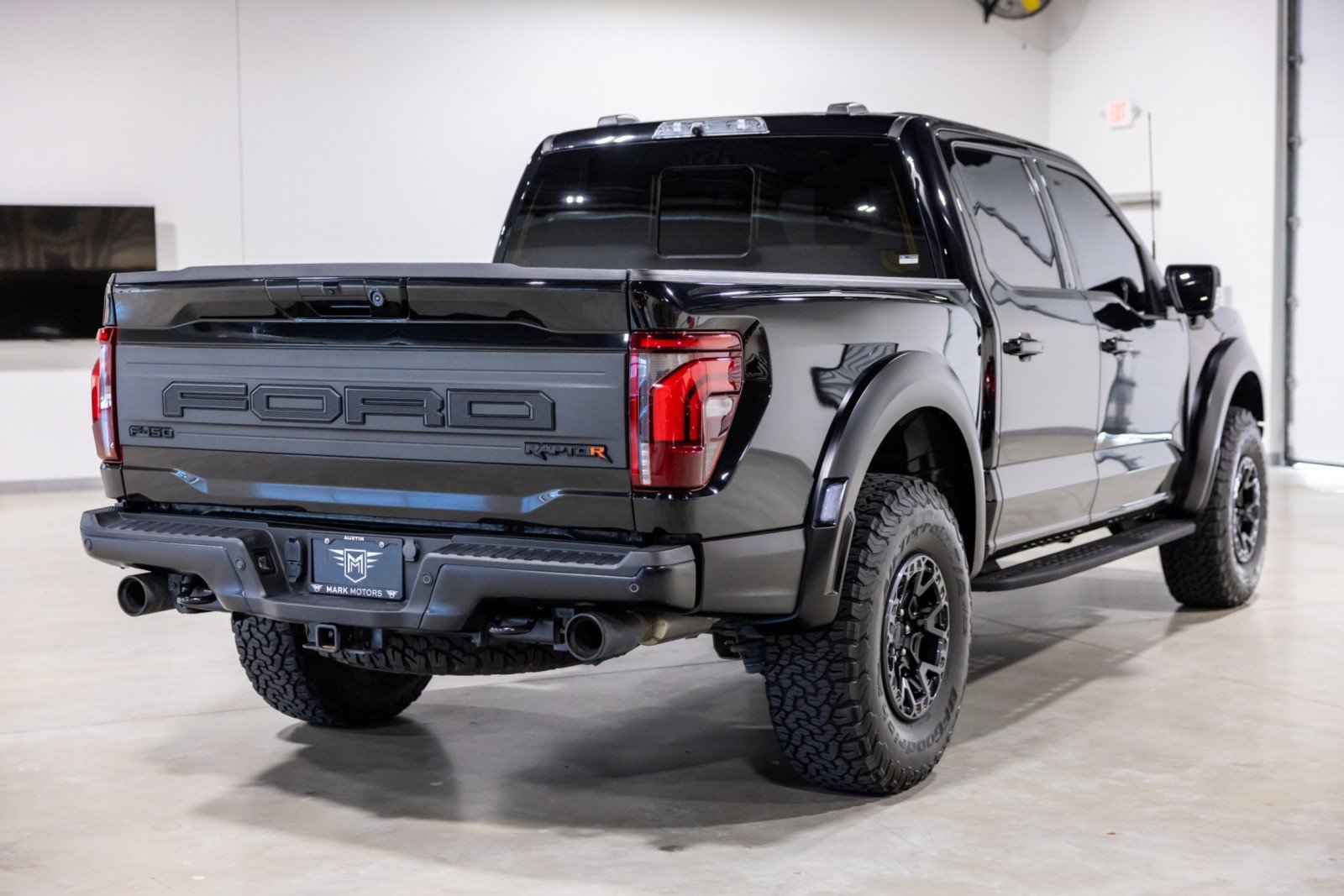Used 2025 Ford F150 Raptor w/ Equipment Group 803A Raptor R AWD/4WD image 9