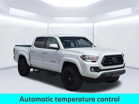 Used 2022 Toyota Tacoma SR5 w/ Technology Package RWD image 9