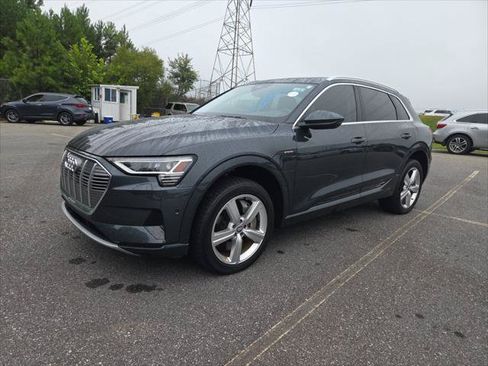 Used 2019 Audi e-tron Premium Plus AWD/4WD image 25