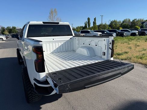 Used 2023 Chevrolet Silverado 1500 RST w/ Z71 Off-Road Package AWD/4WD image 13