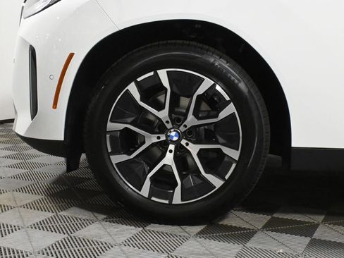 Used 2025 BMW X3 xDrive30i w/ Premium Package image 12