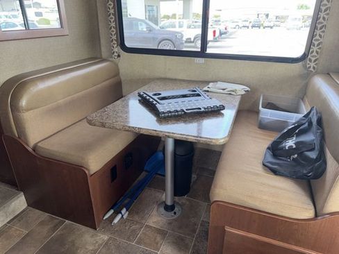 Used 2016 Ford E-450 and Econoline 450 Super Duty w/ Motorhome Prep Package image 9