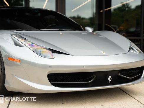 Used 2011 Ferrari 458 Italia Coupe RWD image 2