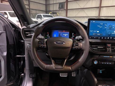 Used 2023 Ford Escape ST-Line w/ Tech Pack #1 FWD image 30