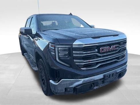 Used 2022 GMC Sierra 1500 SLT w/ X31 Off-Road Package image 8