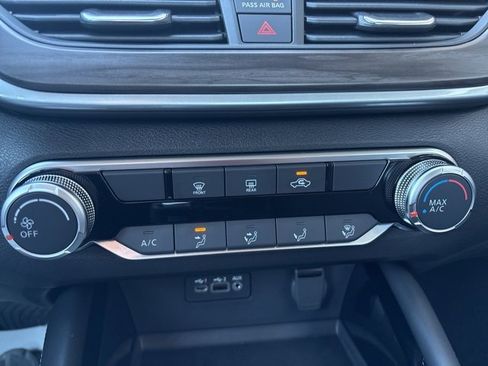 Used 2023 Nissan Altima 2.5 SV image 10