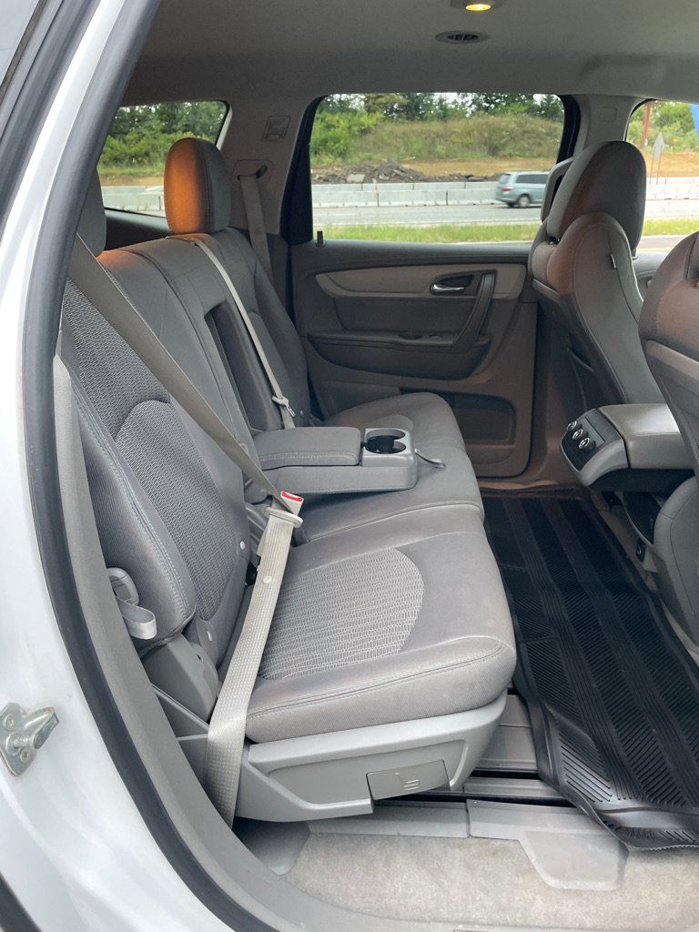 Used 2017 Chevrolet Traverse LS FWD image 22