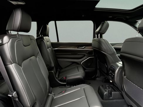 New 2026 Jeep Grand Cherokee L Limited AWD/4WD image 10