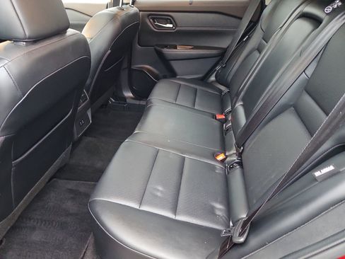 Used 2022 Nissan Rogue SV w/ SV Premium Package image 32