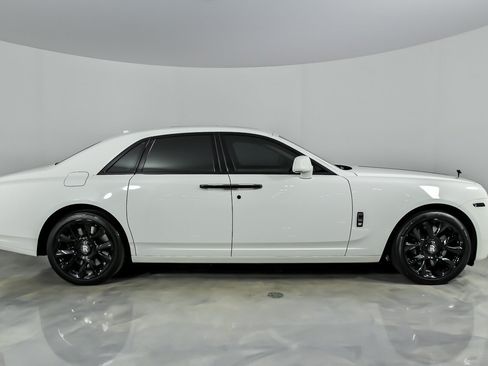 Used 2016 Rolls-Royce Ghost RWD image 14