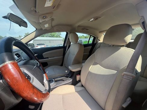 Used 2012 Chrysler 200 Touring FWD image 17
